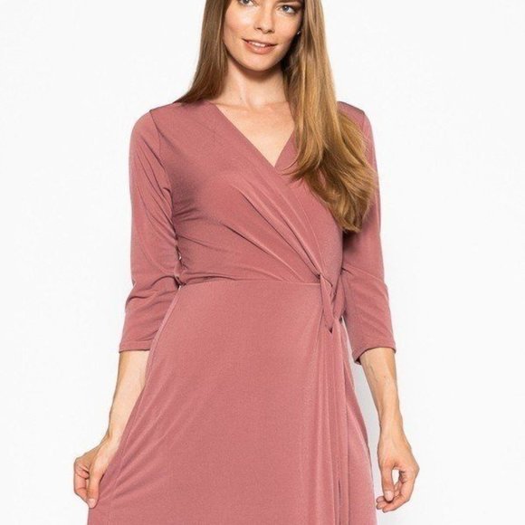 Midi 3/4 sleeve dress with belted wait and v-neck - Picture 2 of 3